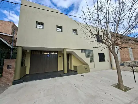 VENTA CASA 5 DOMITORIOS TERRAZA PATIO ALTA CORDOBA