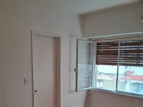 Departamento en Alquiler en Monserrat, $ 320.000