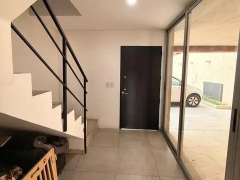 Depto Tipo Casa 4 ambientes con 2 baños