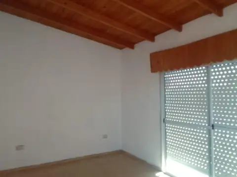 Casa en Alquiler en González Catan, $ 300.000