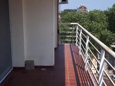 Departamento en Alquiler con 1 cocheras