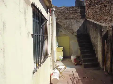 3 ambientes con patio  ph atras compra cesion de derecho (usucapión)