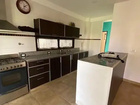 Casa en Alquiler en Pilar del Este - Los Jazmines, USD 1.200