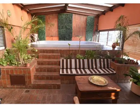 Plaza San Martìn, M.T.de Alvear 500, pisos 22 y 23, 6 amb, 230m2, u$s 4,200 + luz + gas.  (TEMP...