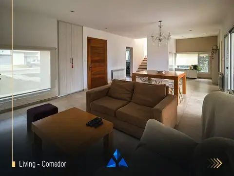 Casa en Venta con 1 cochera