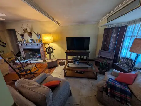 Casa en Venta con 4 cocheras