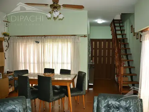 Depto Tipo Casa 4 ambientes con 1 baño