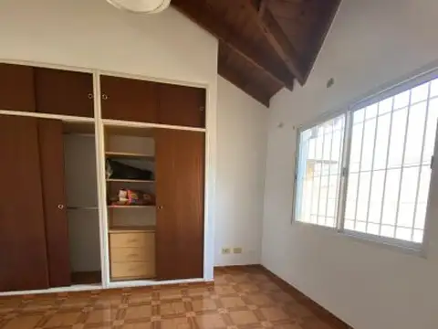 Depto Tipo Casa 3 ambientes con 2 baños