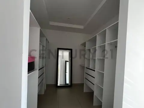 Casa 7 ambientes con 3 baños