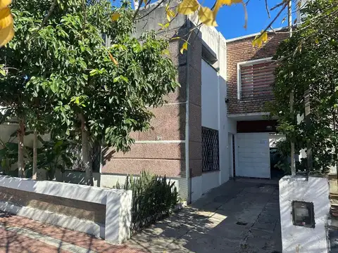VENTA CASA 3 DORMITORIOS + DPTO BARRIO MARECHAL