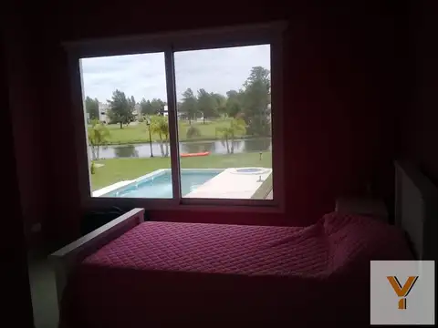Casa 5 ambientes con 4 baños