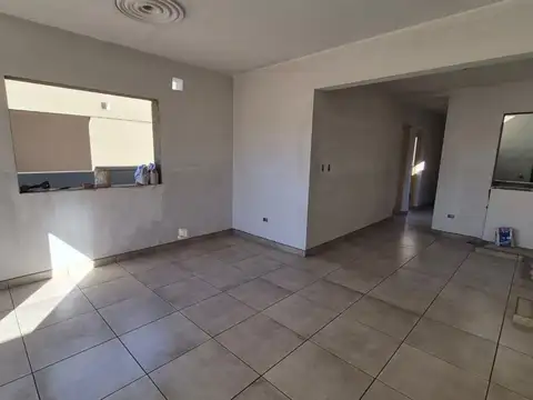 Casa 4 ambientes con 1 baño