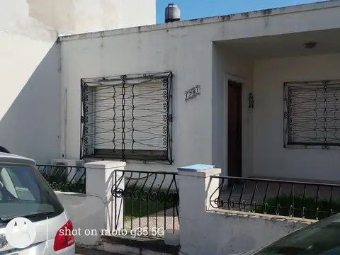 Casa de 3 ambientes en Alquiler en Ramos Mejia