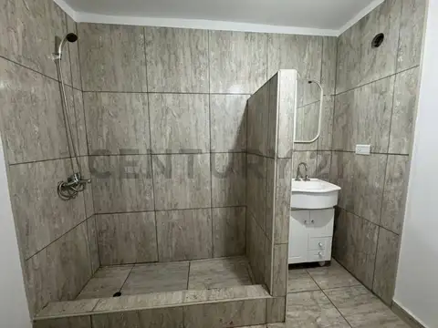 Casa 3 ambientes con 1 baño