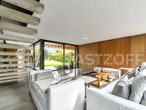 Casa 5 ambientes con 2 baños