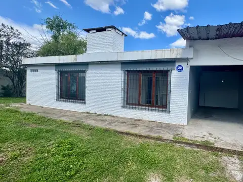 Casa 4 ambientes con 1 baño