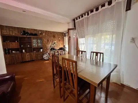 Casa 4 ambientes con 1 baño