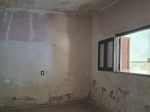 Casa 6 ambientes con 1 baño