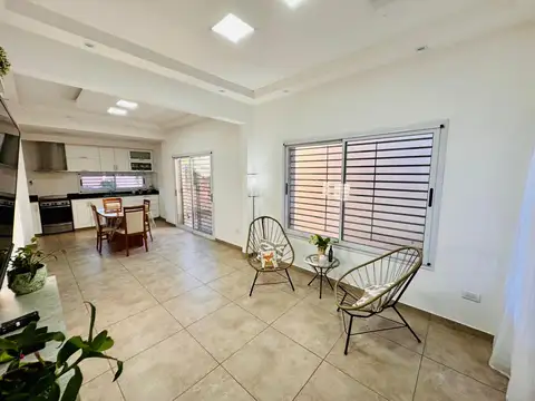 Casa en Venta en Berazategui, USD 145.000
