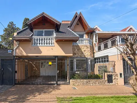 CASA 6 AMB CON JARDÍN, PISCINA, PLAYROOM Y QUINCHO