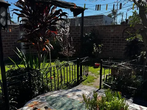 Depto Tipo Casa en Venta de 2 dormitorios