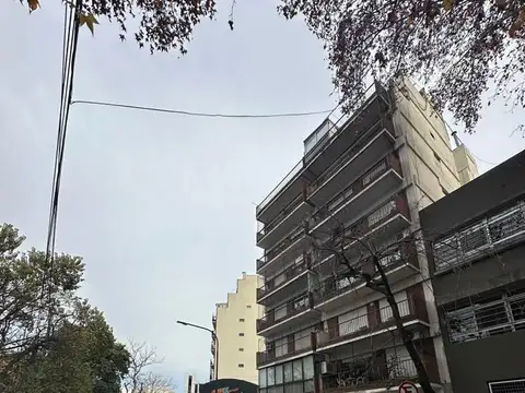 Departamento  en Alquiler en Belgrano R, con espacio guarda coche