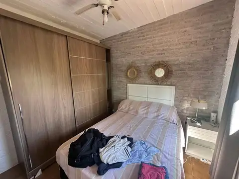 Casa 6 ambientes con 2 baños