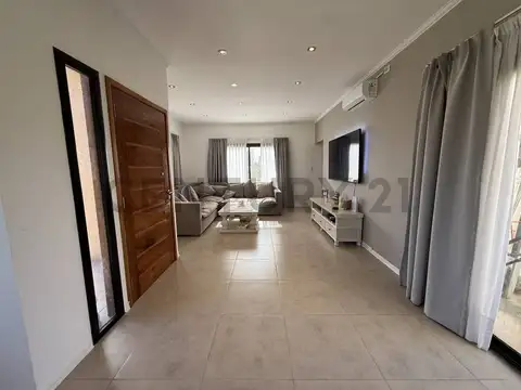 VENTA CASA 4 AMBIENTES BARRIO SANTA CLARA AL SUR