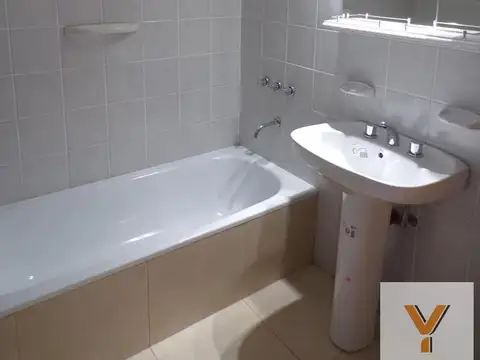 Casa en venta - 3 Dormitorios 2 Baños - 145Mts2 - Lisandro Olmos, La Plata