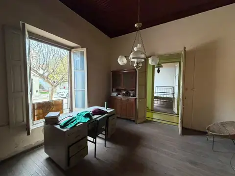 Casa 5 ambientes con 1 baño