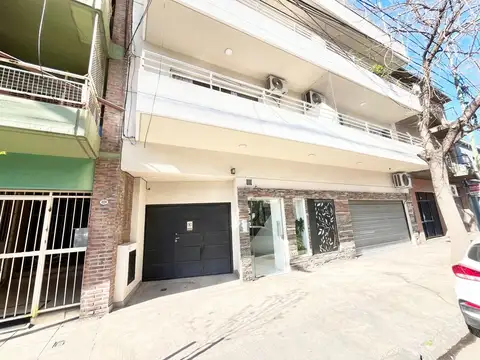 Departamento de 3 ambientes en alquiler en Parque Avellaneda