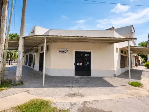 EN VENTA LOCALES COMERCIALES EN MORENO Y MAIPU
