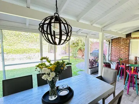 Casa 5 ambientes con 4 baños