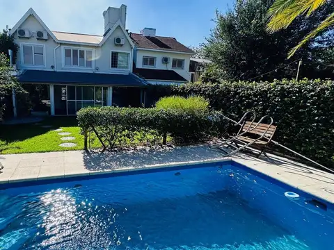 VENTA CON RENTA - ESPLENDIDA Casa - 3Dorm - PISCINA y JARDIN - SAN ISIDRO