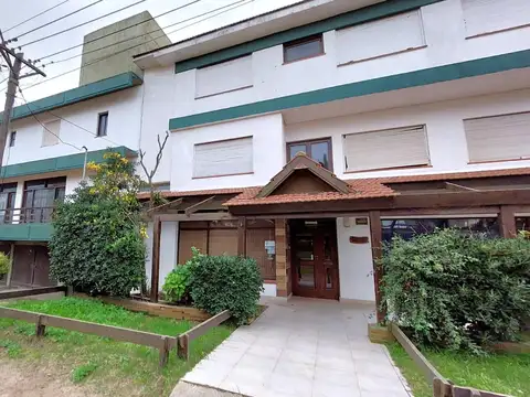 Hotel - Venta - Villa Gesell - Céntrico -  Gas Natural - Piscina
