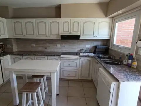 CHALET DE CINCO AMBIENTES, 6 PERSONAS MAX. SOLO FAMILIAS.