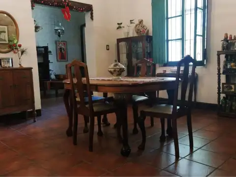 Casa 6 ambientes con 2 baños
