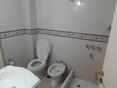 Oficina 3 ambientes con 1 baño