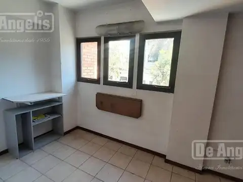 Almirante Guillermo Brown al 500 2 Oficinas + Deposito