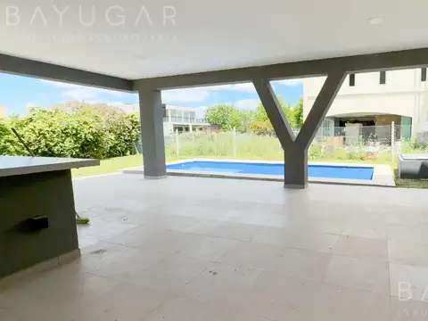 Casa en Alquiler al Este