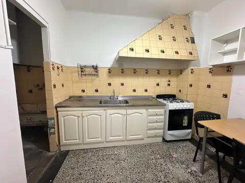 Depto Tipo Casa en Alquiler en Monte Castro, $ 700.000