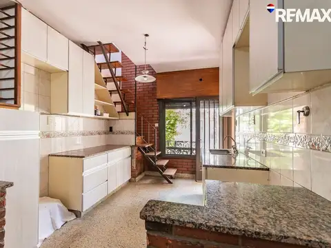 VENTA CASA 4 AMBIENTES VALENTIN ALSINA ASCENSOR