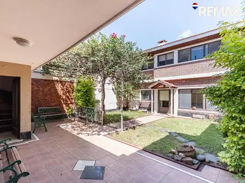 VENTA CASA 4 AMBIENTES VALENTIN ALSINA ASCENSOR