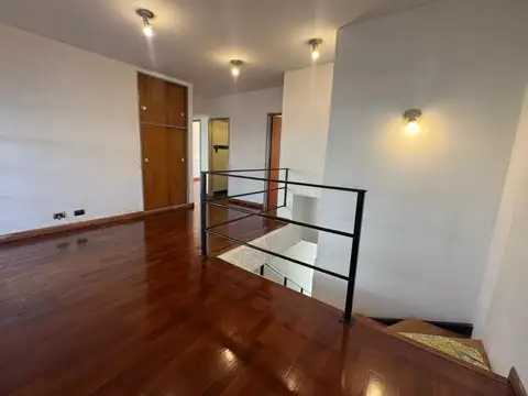 Casa en Alquiler en Villa Sarmiento, $ 850.000
