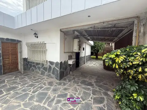 Casa en Alquiler en Isidro Casanova, $ 800.000