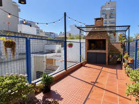 Venta PH de 3 ambientes con patio, terraza y parrilla en Caballito, Capital Fede