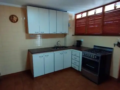 Departamento 3 Amb Amplio C/Cochera Garibaldi 206 4º Fte
