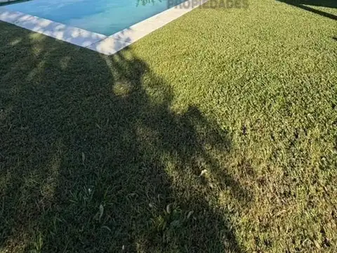 Casa premium con pileta en lote de 800m2 - PILAR DEL ESTE