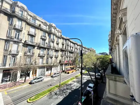 Depto Tipo Casa en Venta 100 años