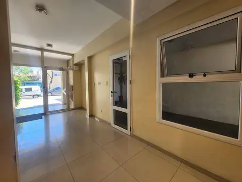 Oficina 3 ambientes con 2 baños